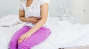 массаж-живота-при-болях-в-желудке-и-кишечнике